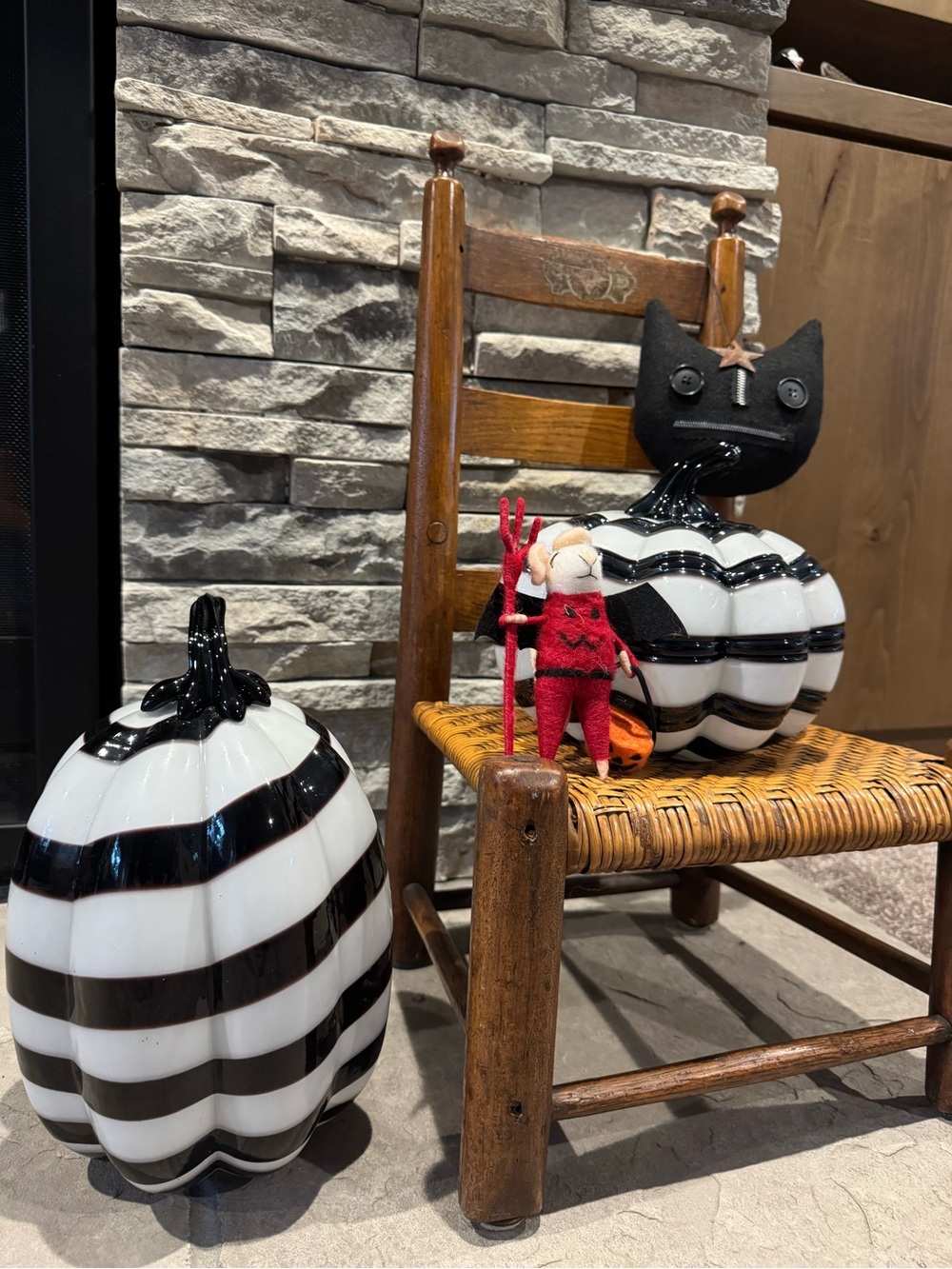 Transpack Striped Black & White Glass Pumpkin Set